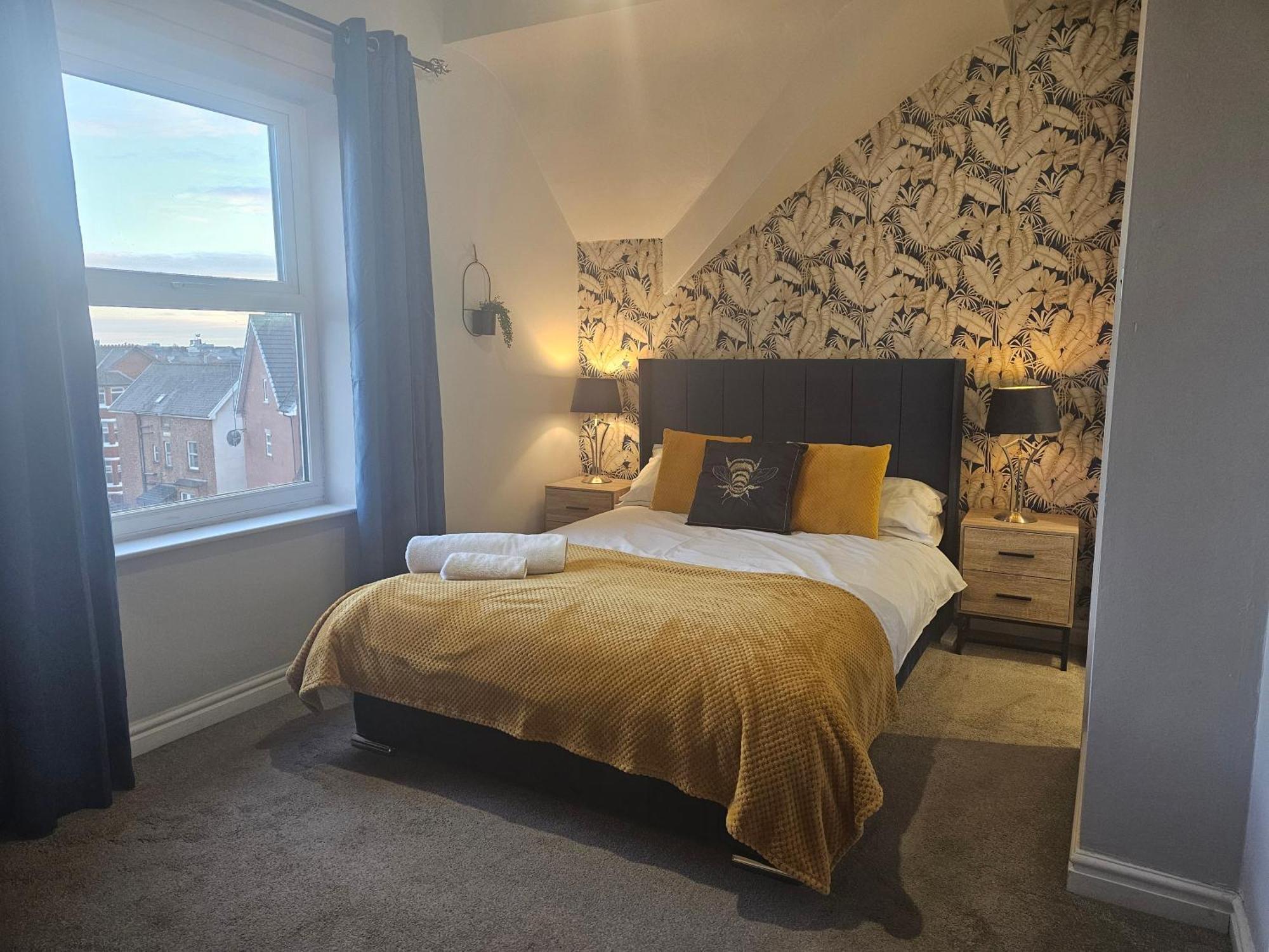 2 Bed Apartment Lakeside On The Promenade Southport Exterior photo